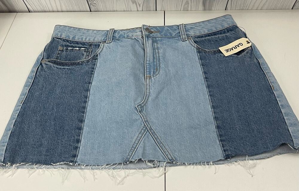 NEW Garage - Women’s Two-Tone Denim Jean Mini Skirt Size Large Cotton